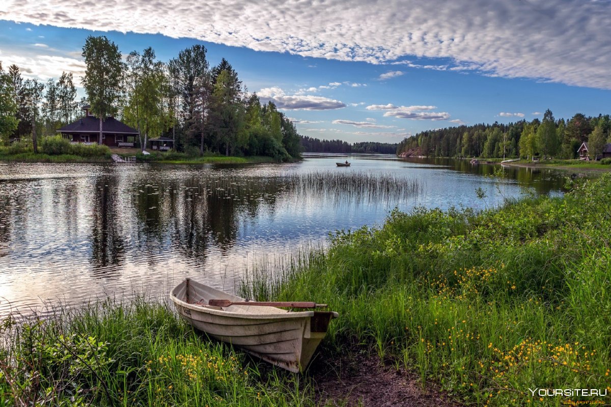 Лодки речка деревня