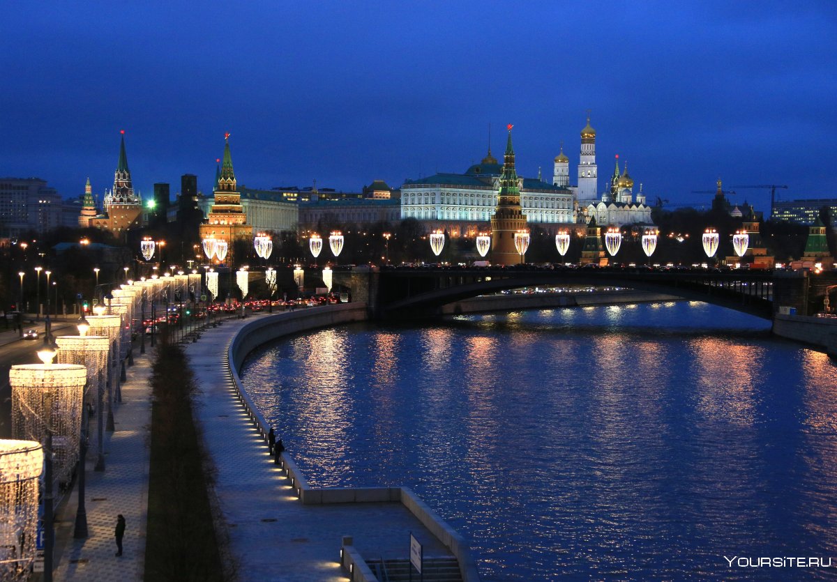 Большой каменный мост (Кремлевская набережная)
