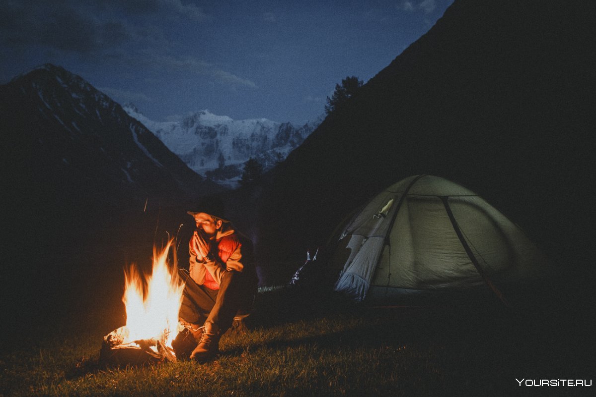Ночь палатка костер