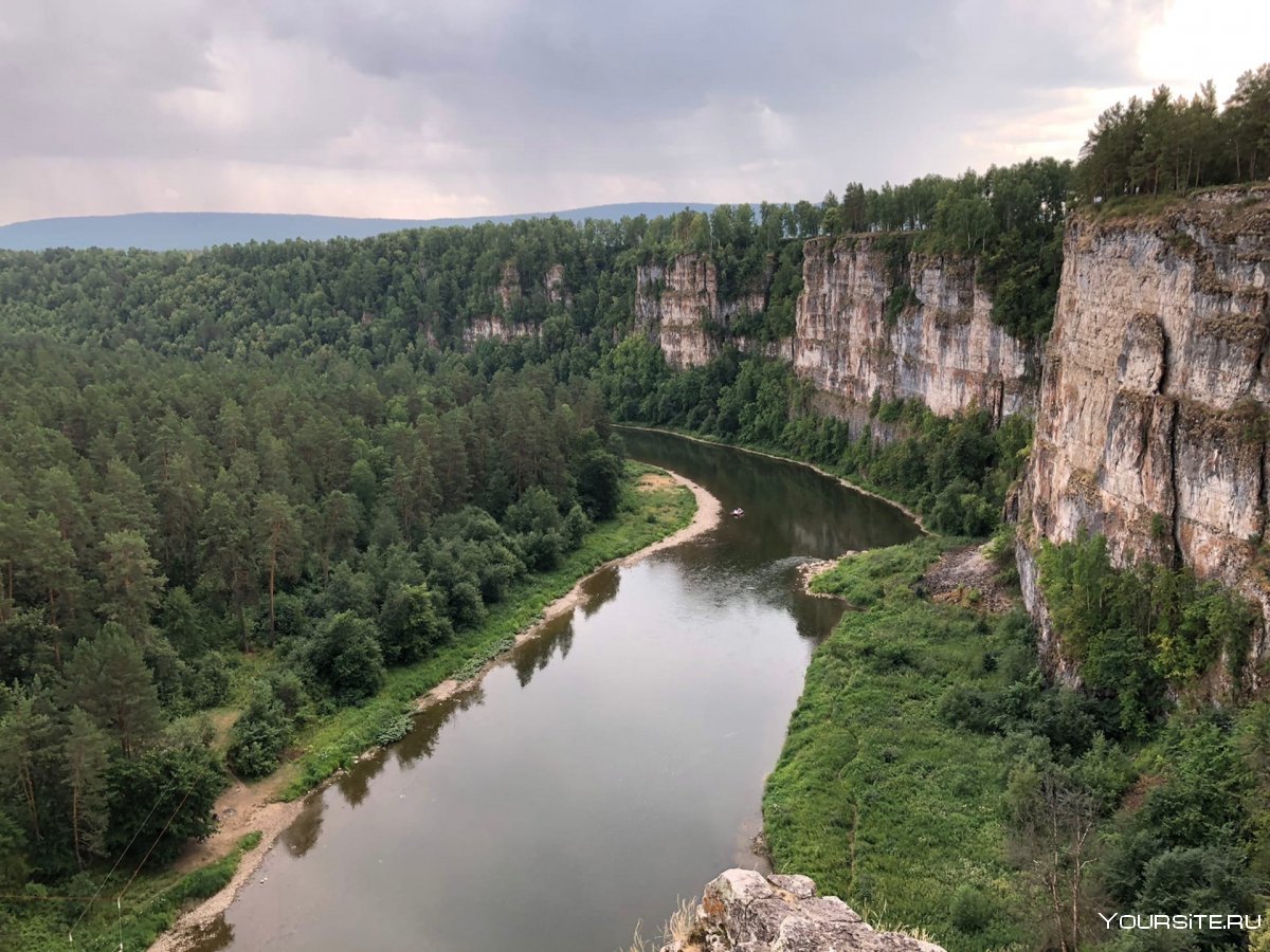 Притесы на реке ай