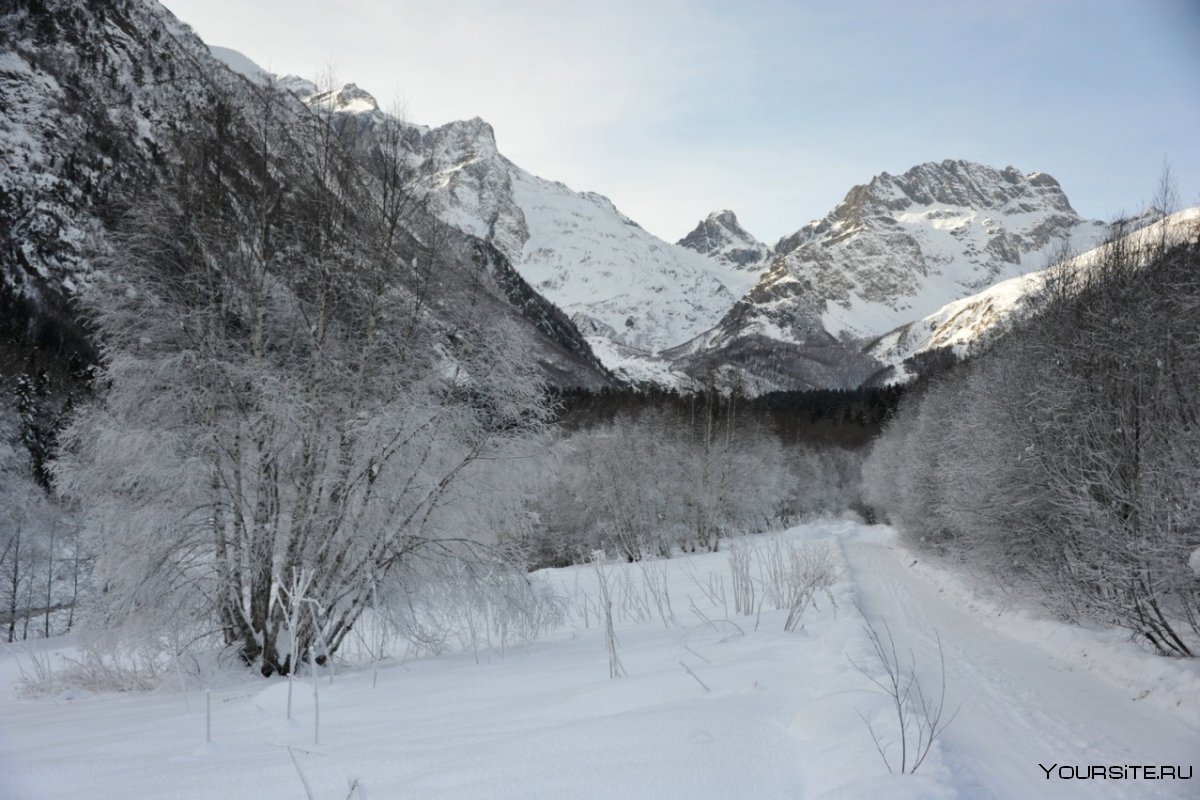 Гоначхирское ущелье Домбай зима