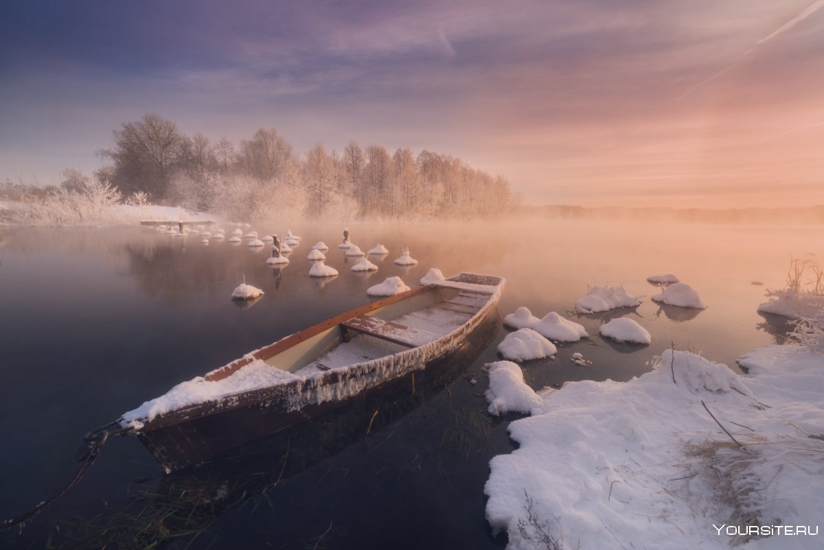 Шведы на реке зимой