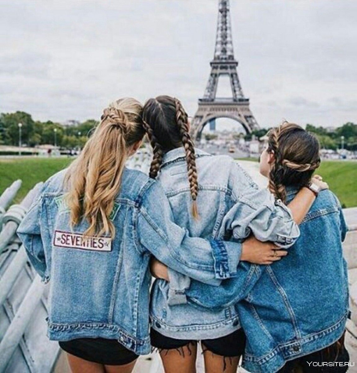 Три девушки в Париже