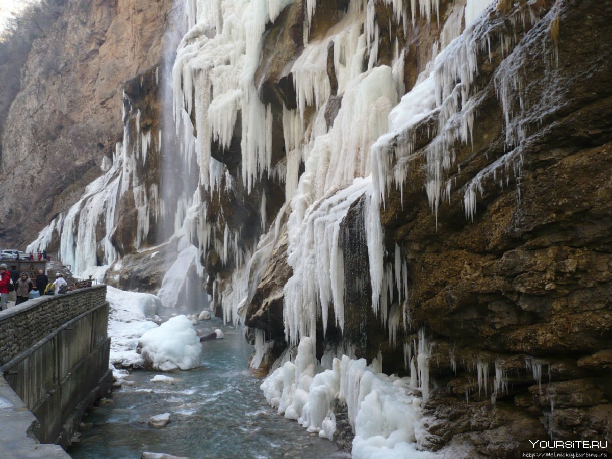 Чегемские водопады зима