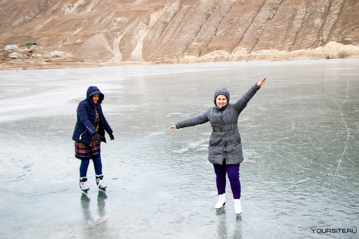 Замерзшее озеро Мочох