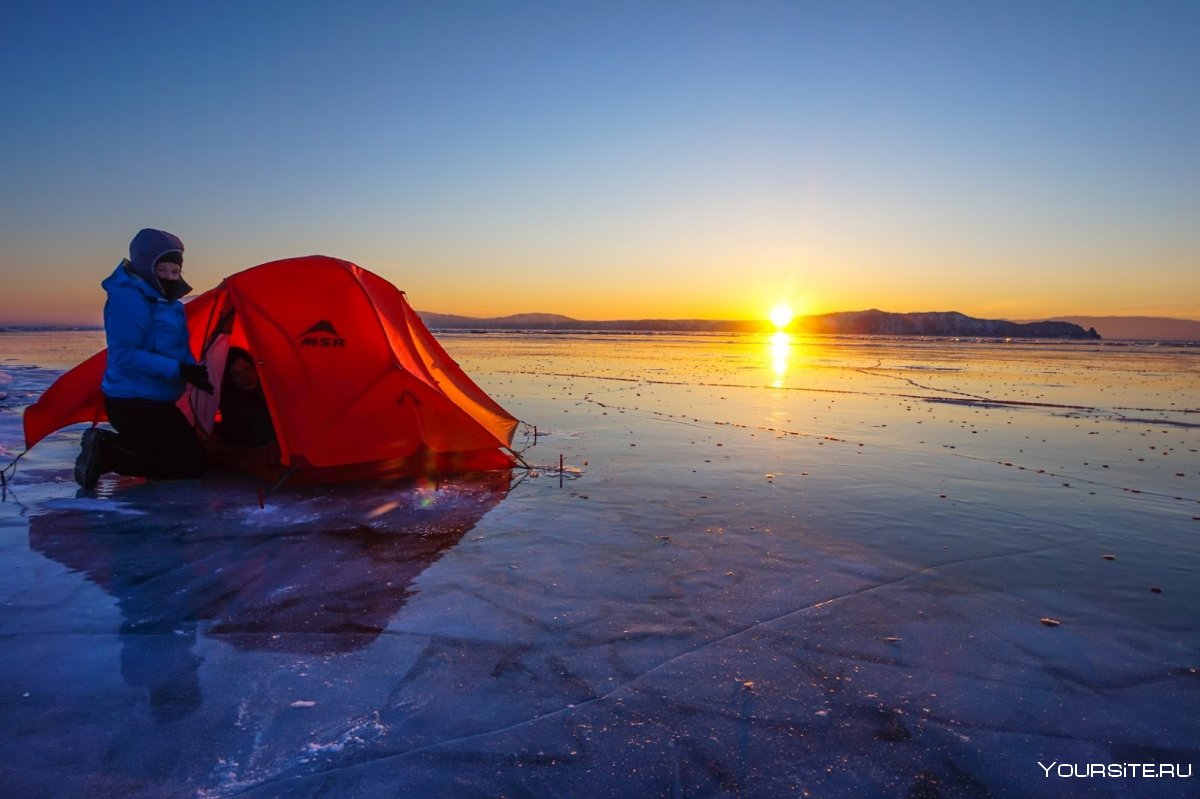 Палатки на Байкале зимой
