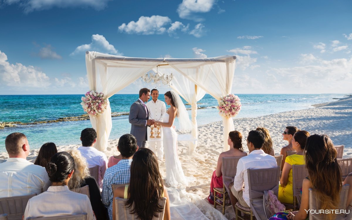 Церемония свадьбы на море
