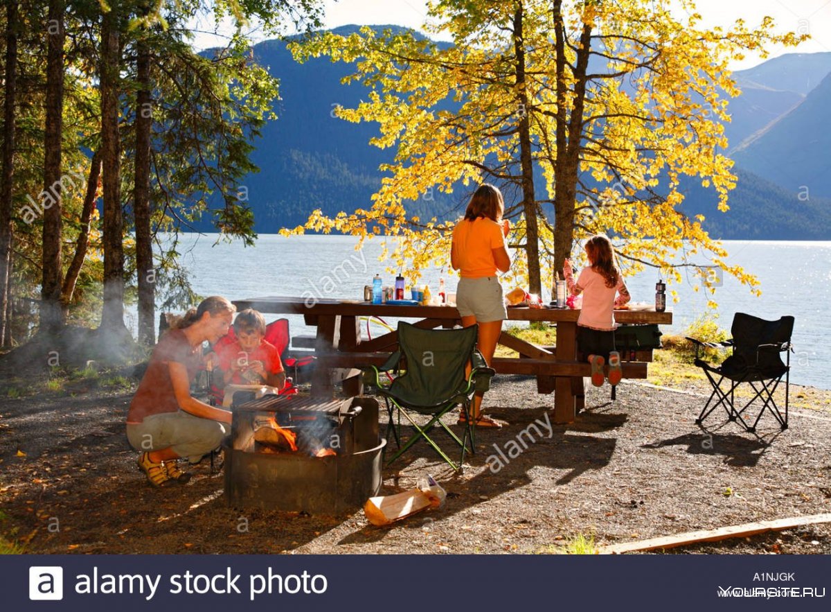 Барбекю у озера