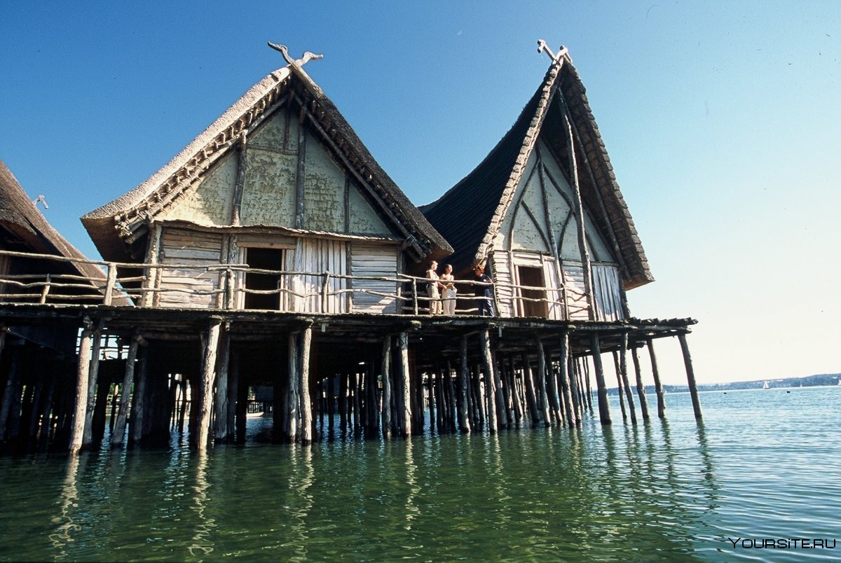 Свайные постройки меланезийцев