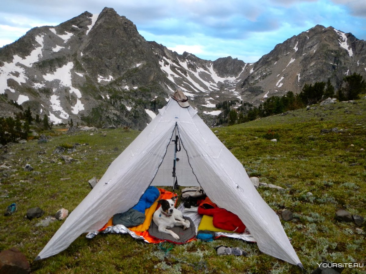 Подвесная палатка в горах