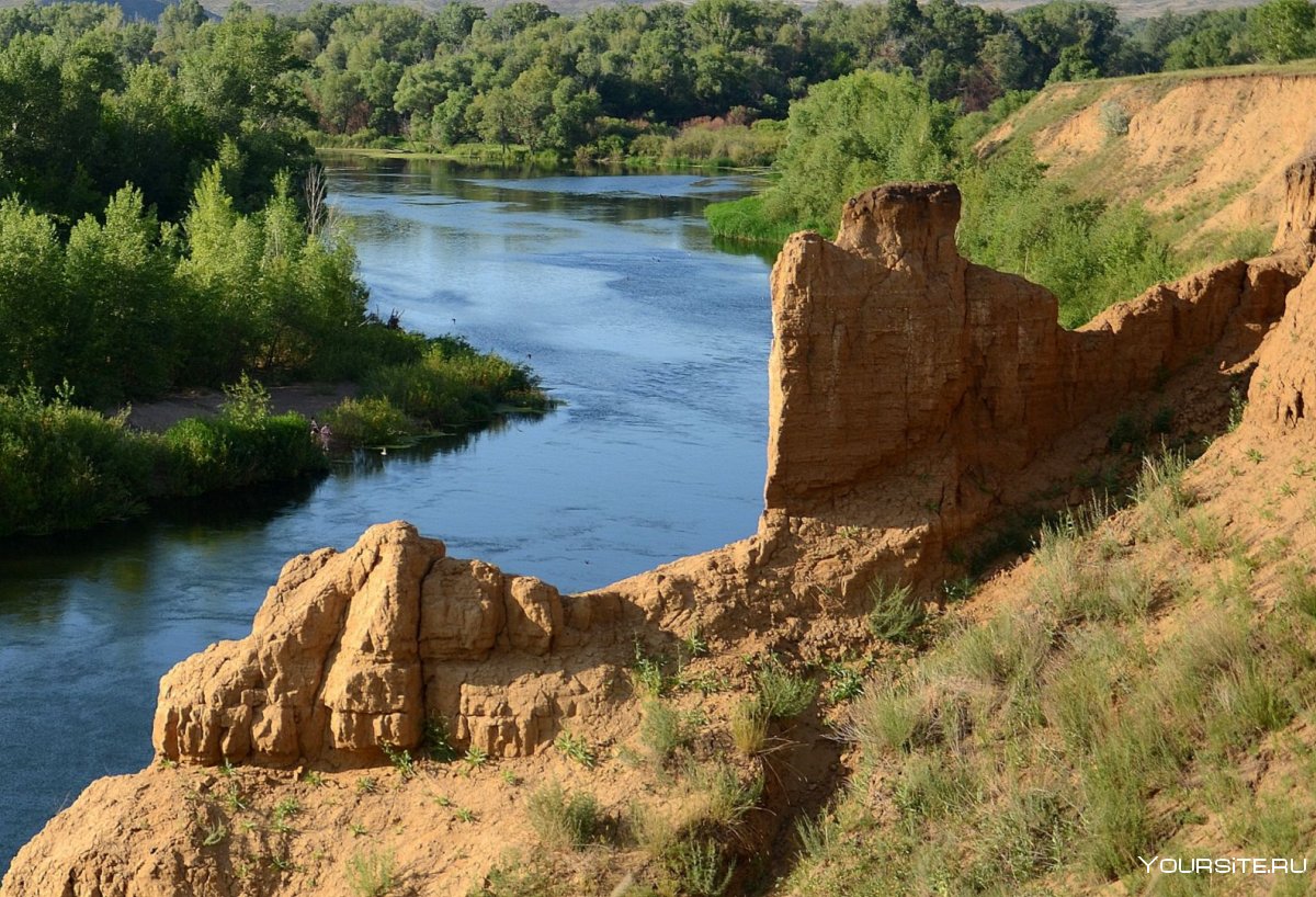 Берег с песком Харабали