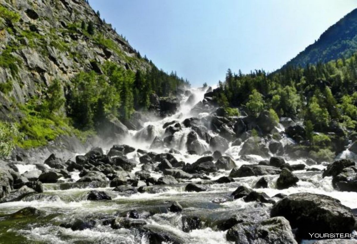 Чельченский водопадв Сибири