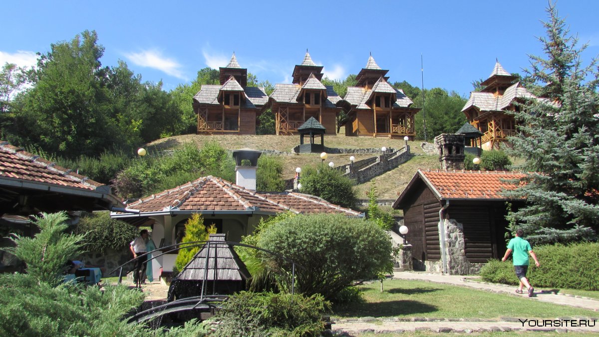 Этнодеревня для туристов в Сербии