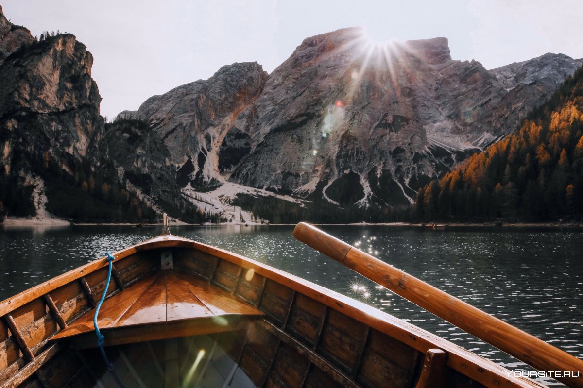 Лодка на Горном озере