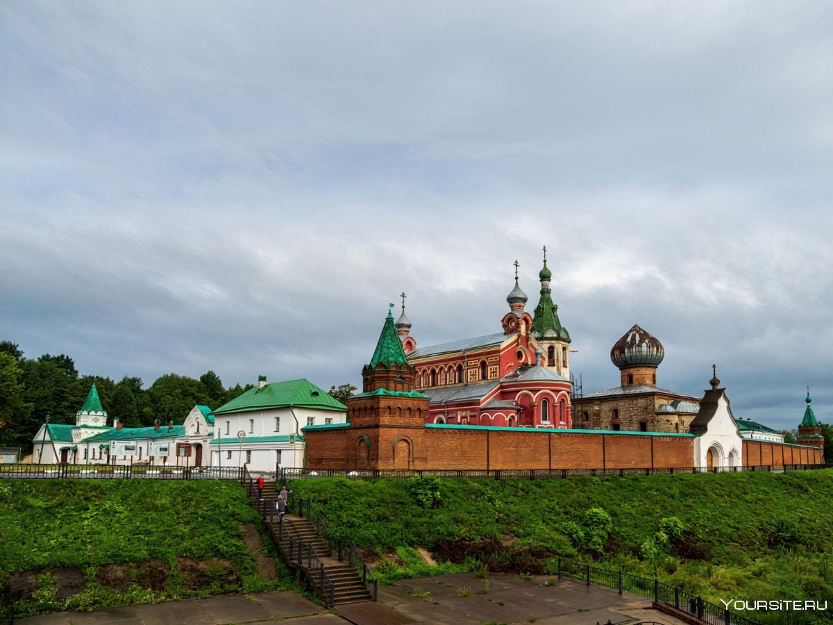 Староладожский Никольский мужской монастырь теплоход