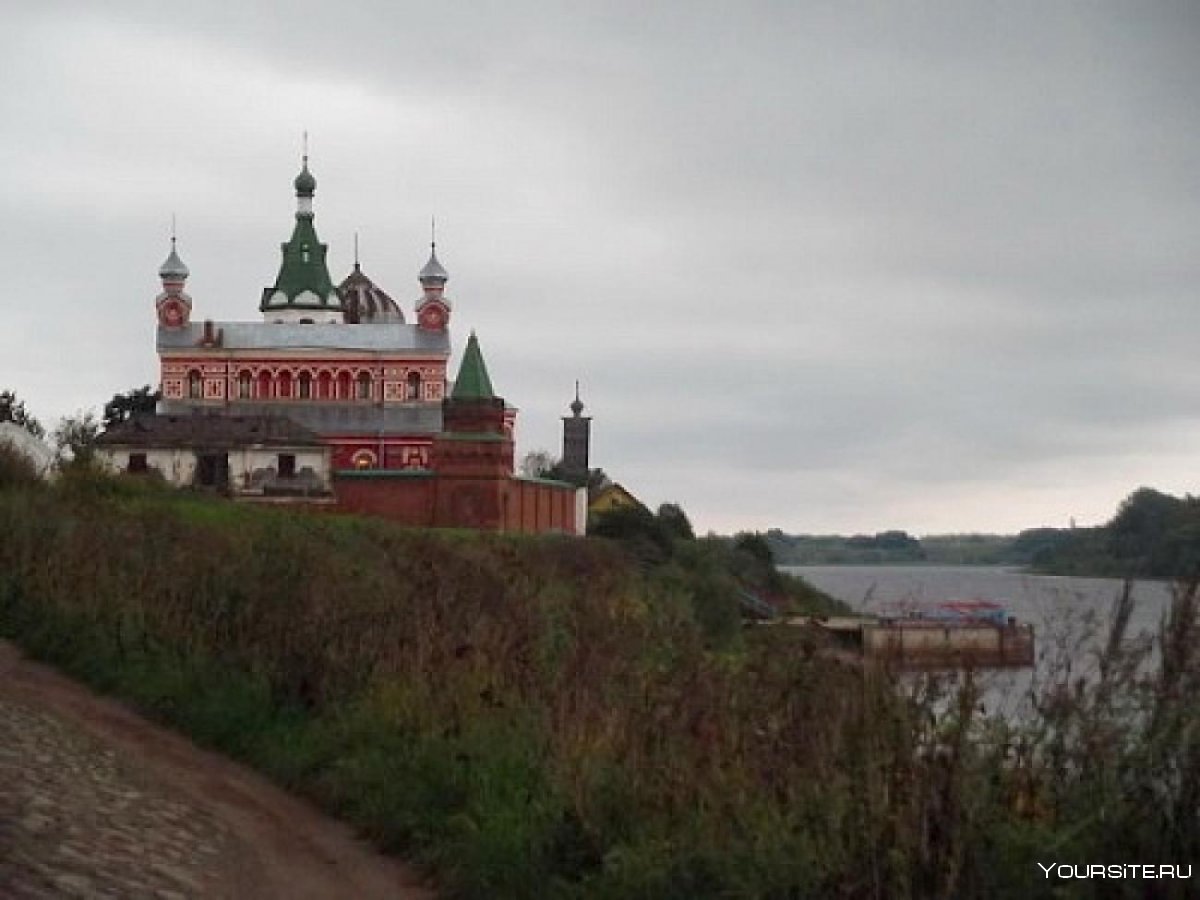 Староладожский Никольский мужской монастырь теплоход