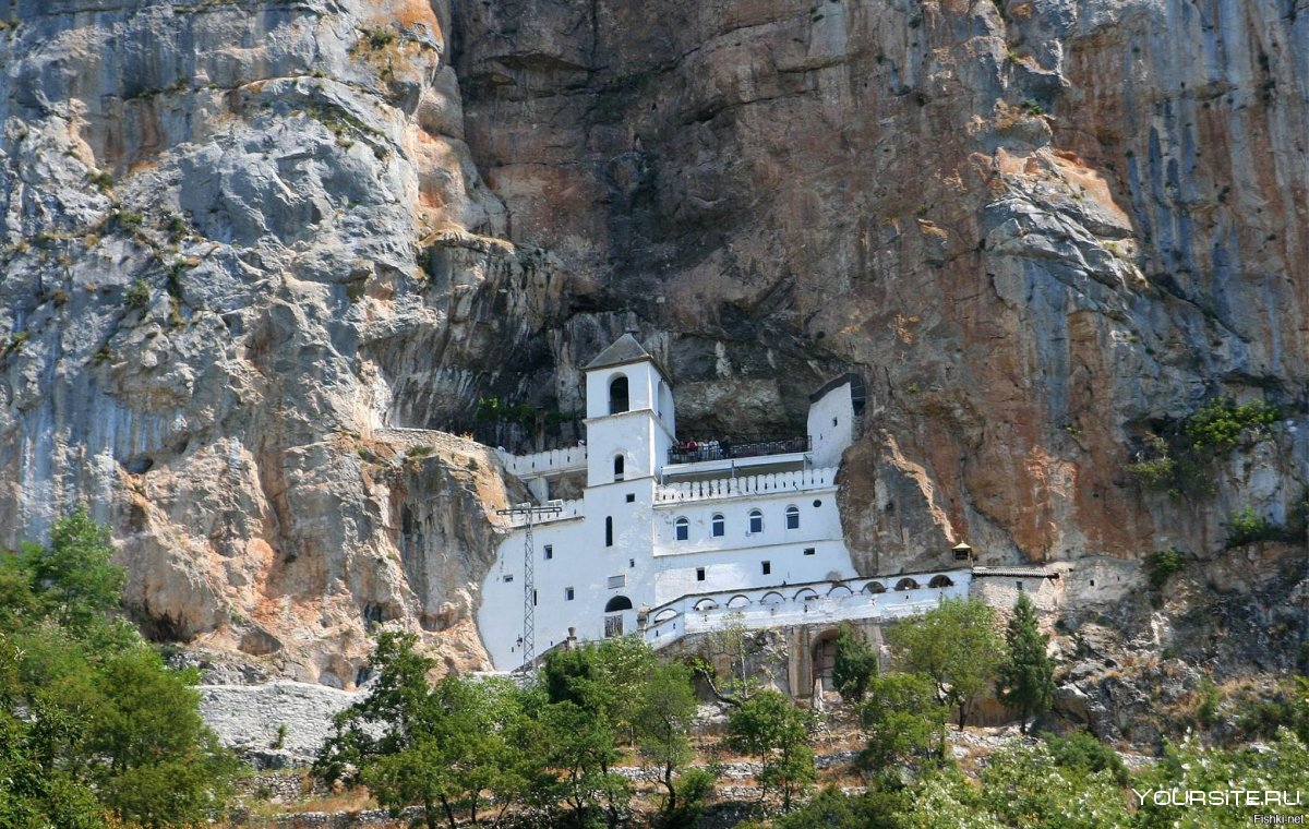 Острог монастырь в Черногории