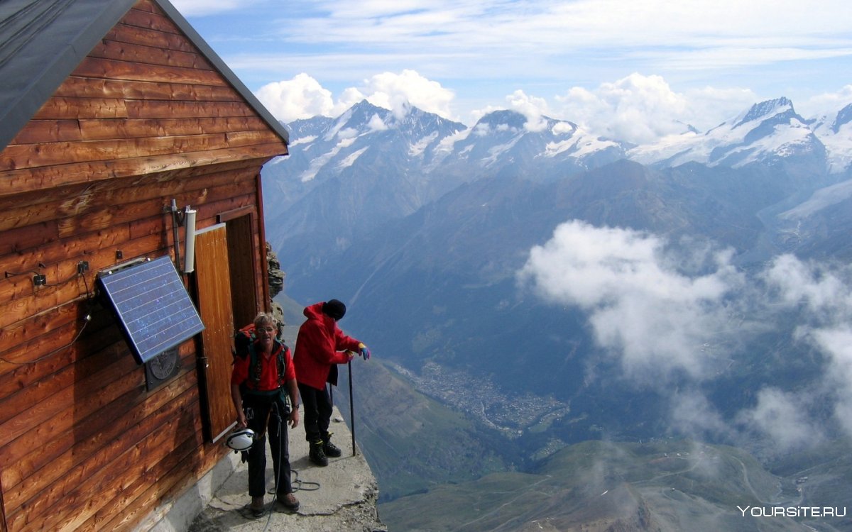 В горах Швейцарии бунгало