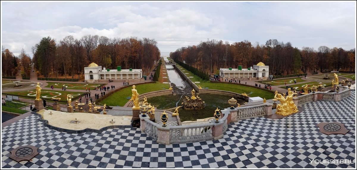 Петергоф в октябре