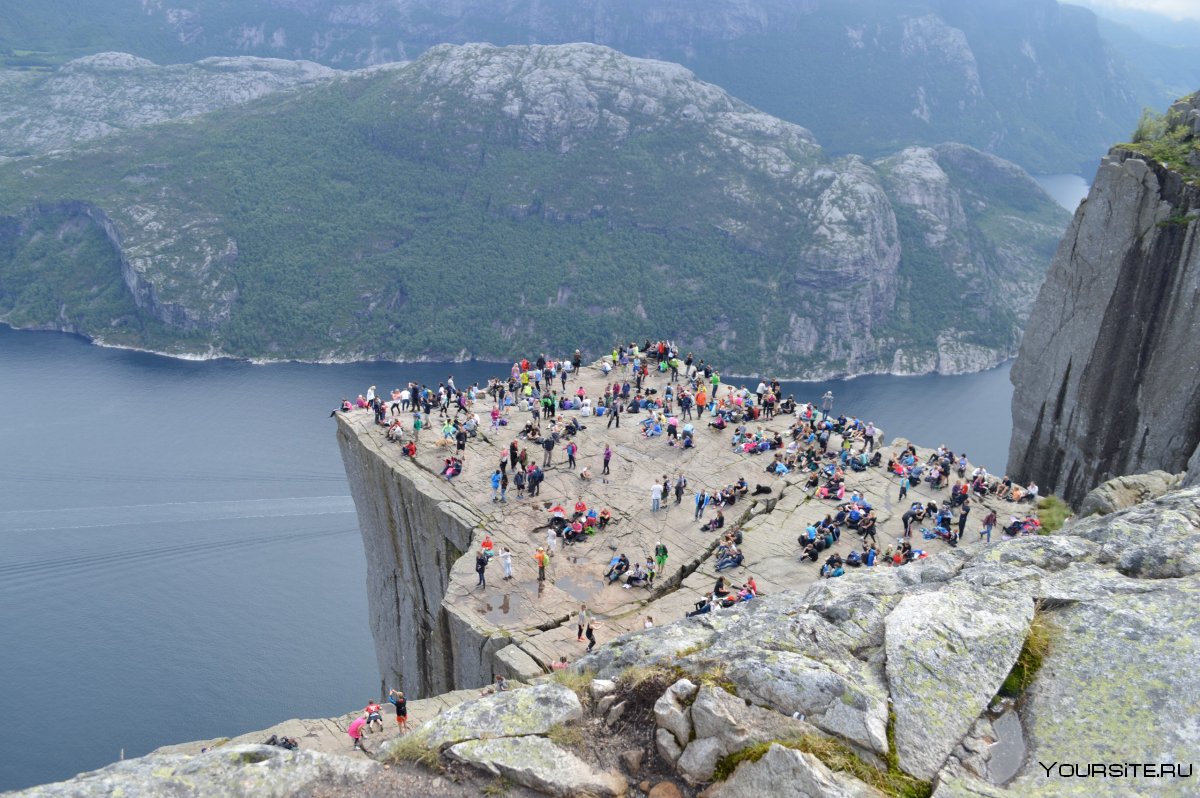 «Кафедра проповедника» или Прекестулен (Preikestolen), Норвегия