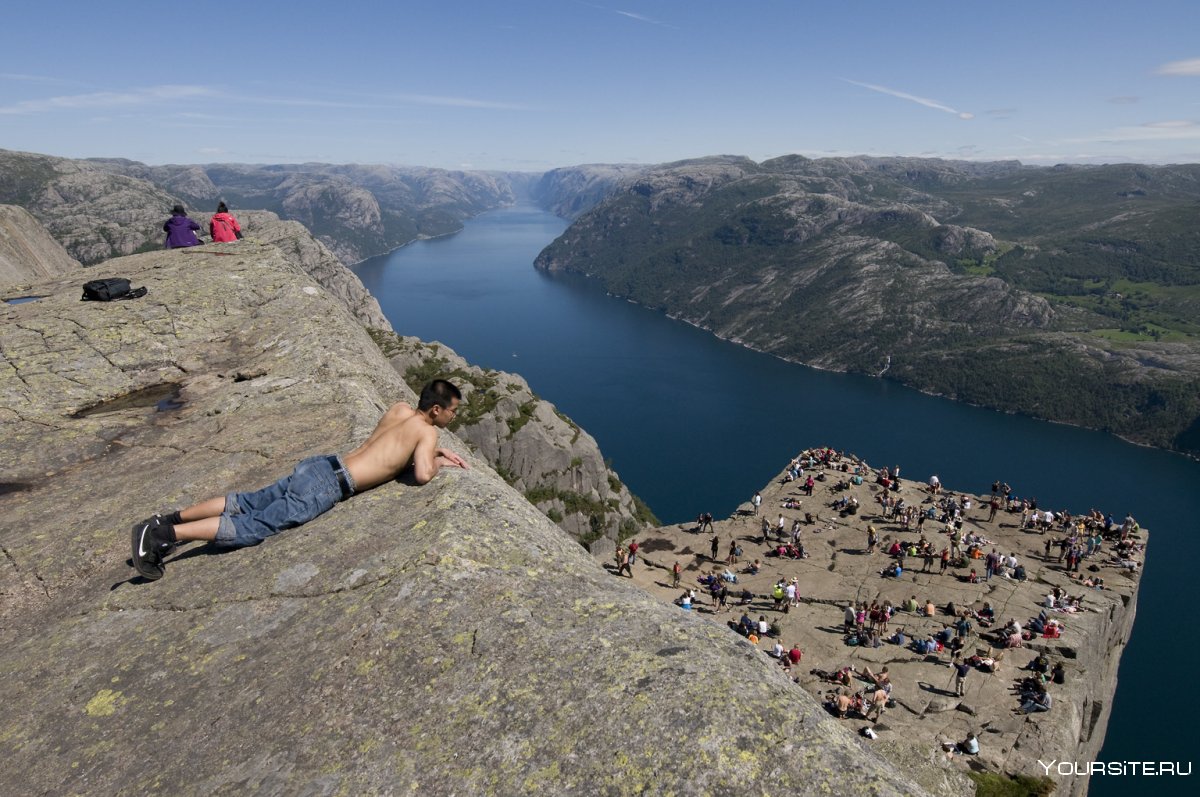 Скала в Норвегии смотровая площадка
