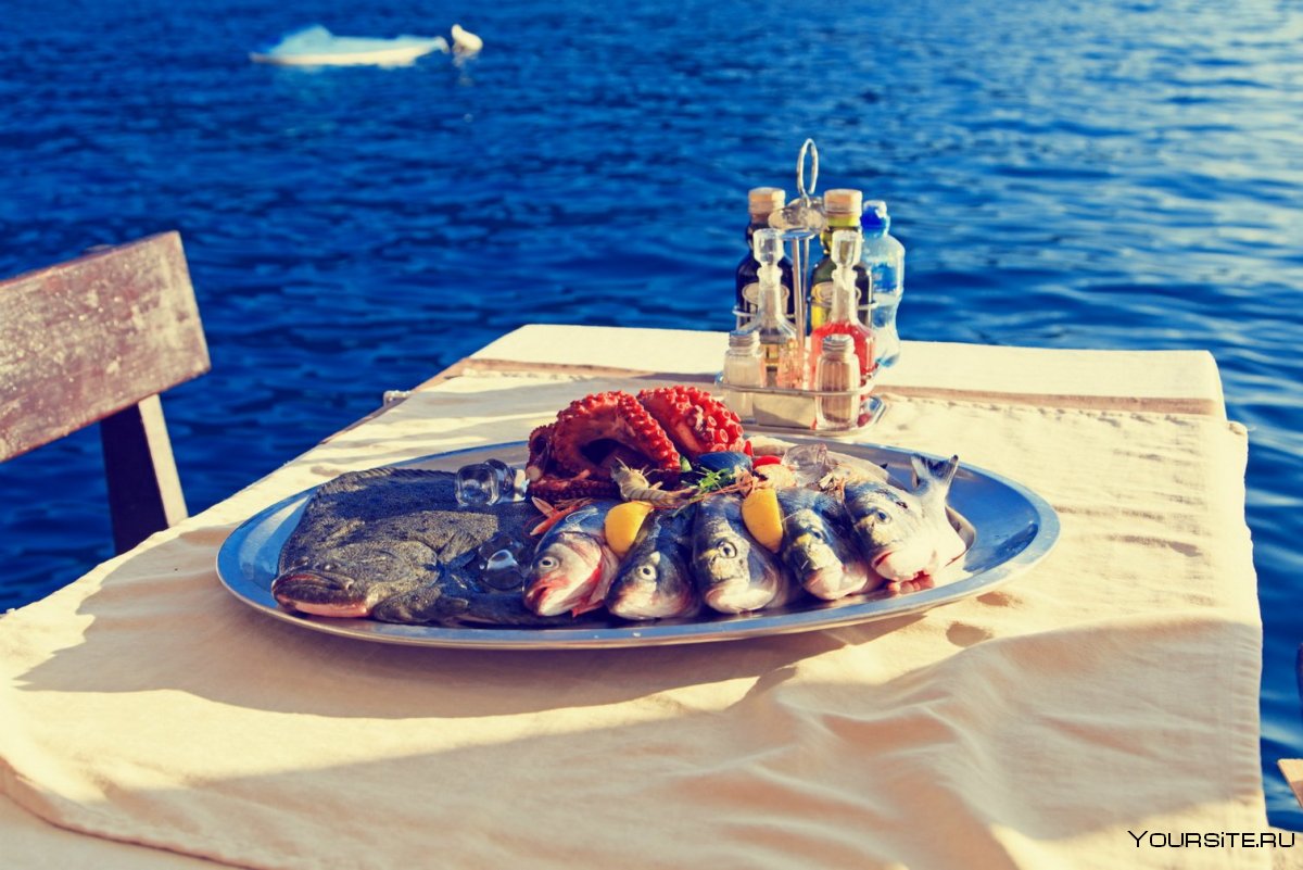 Морепродукты на море