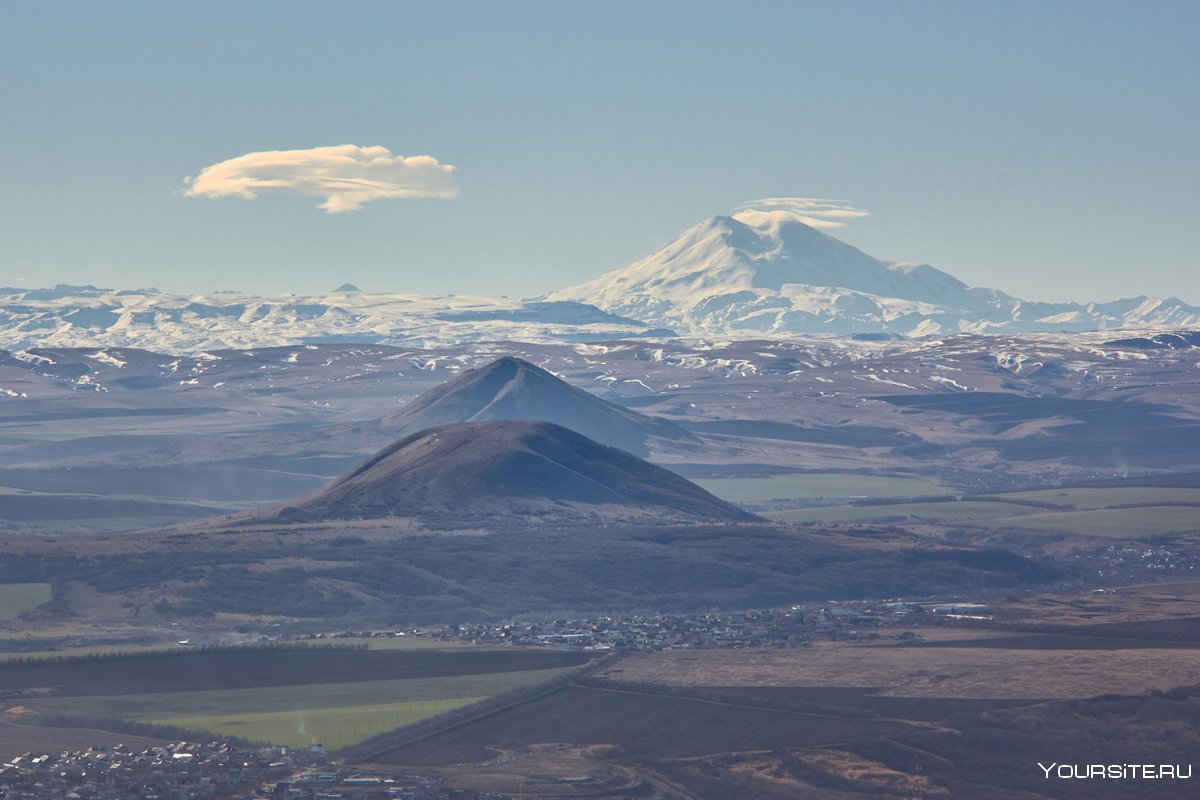 Вид с горы Машук на Эльбрус