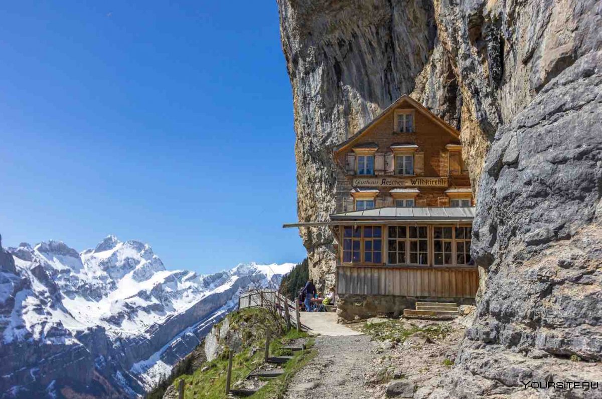 Альпийская избушка швейцарца