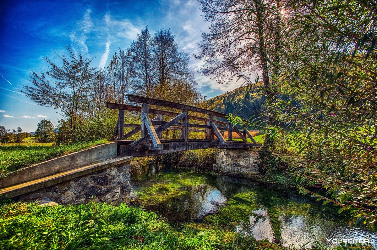 Деревянный мост перспектива