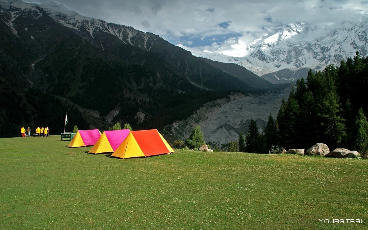 Палатка на открытом воздухе