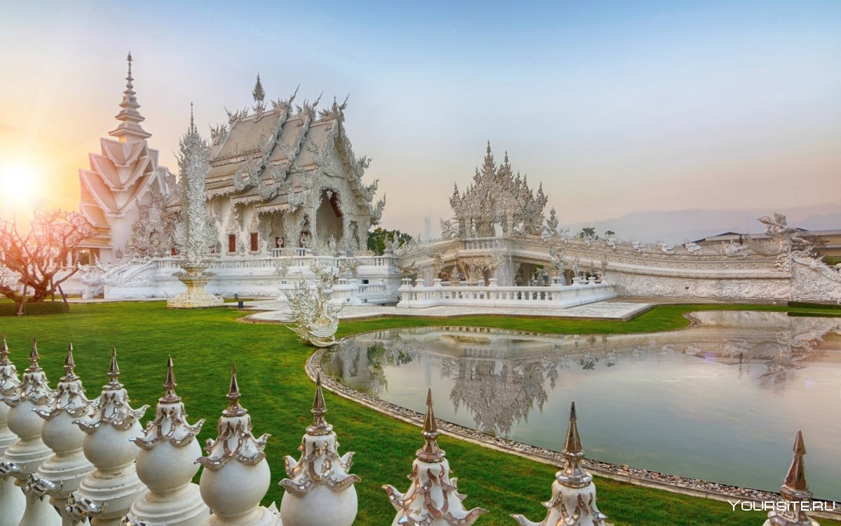 Чиангмай Таиланд белый храм