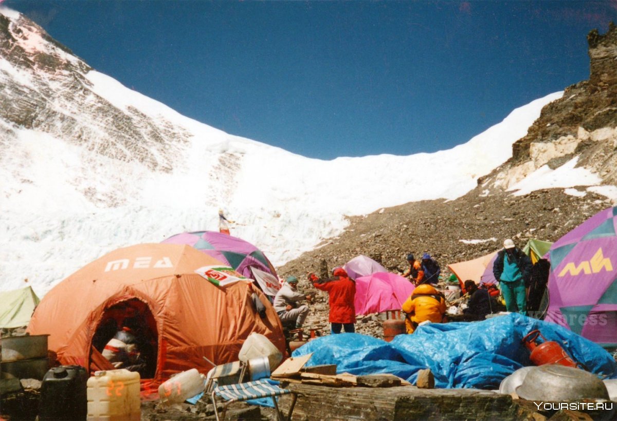 Эверест лагерь 7700