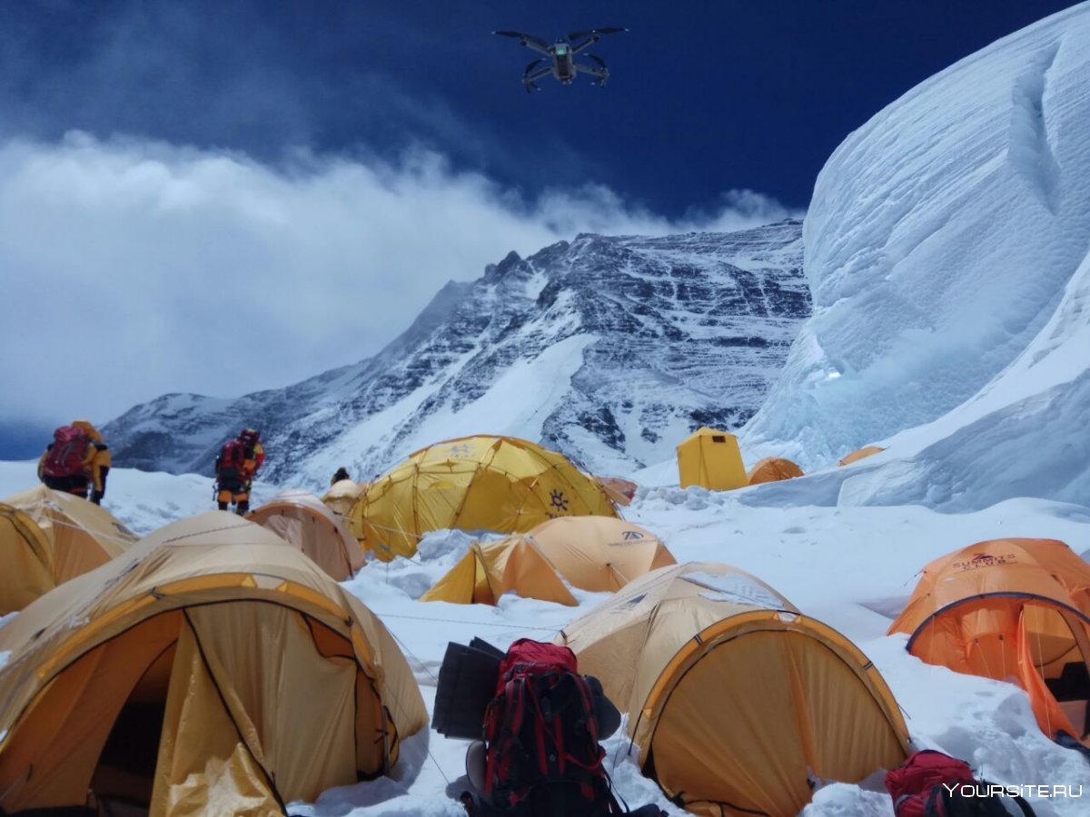 Эверест лагерь 8200
