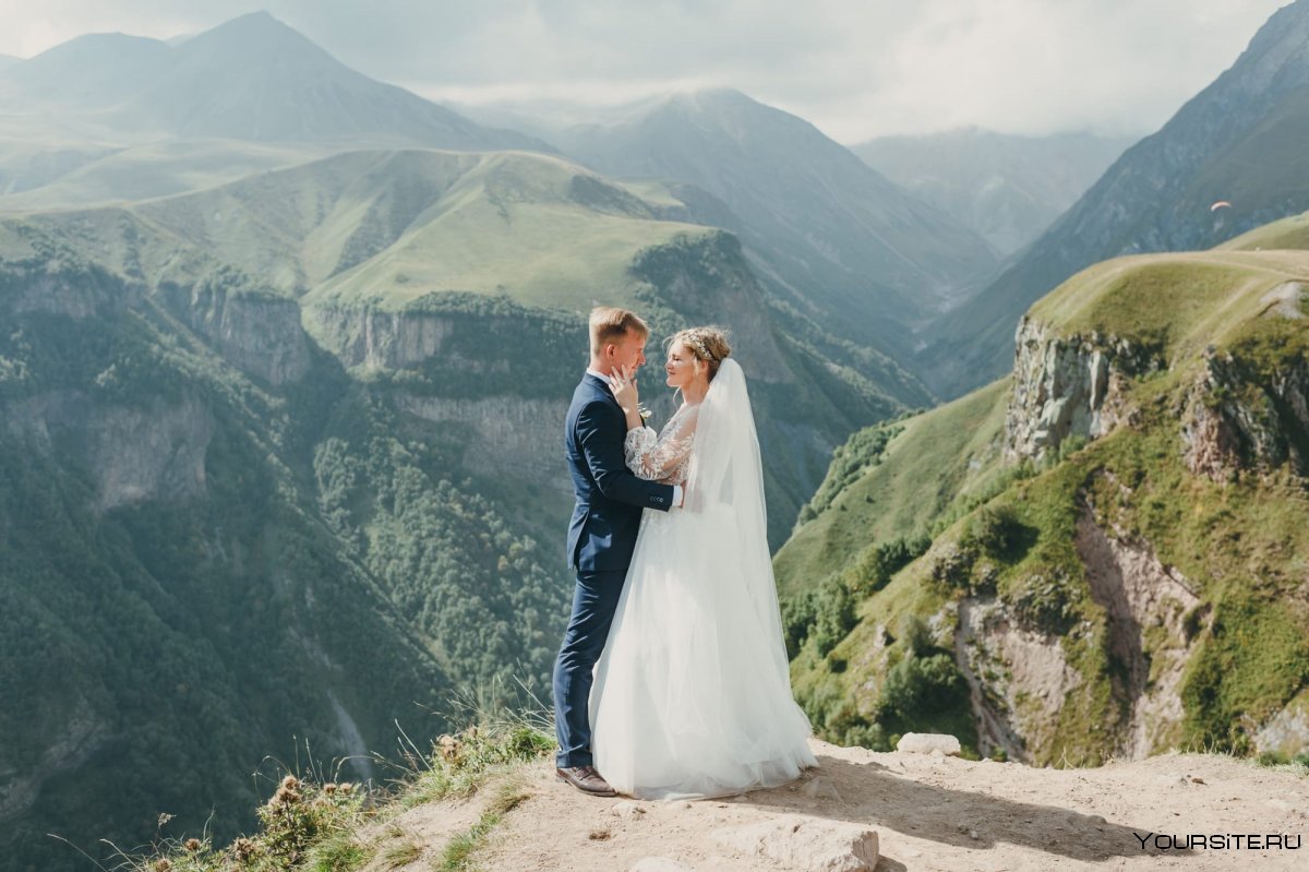 Свадебная фотосессия на кавказских горах