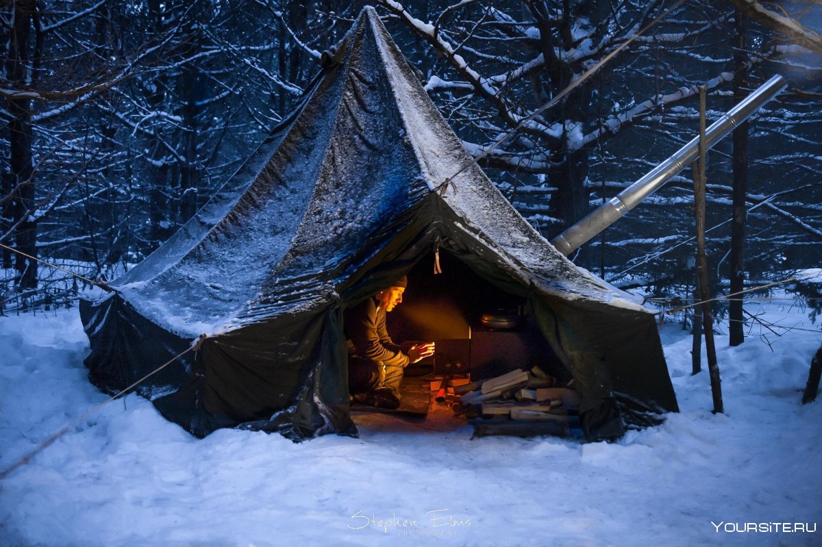 Палатка зимой