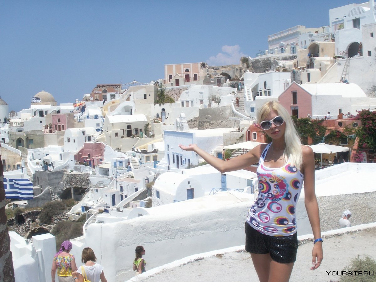 Блондинка в Греции