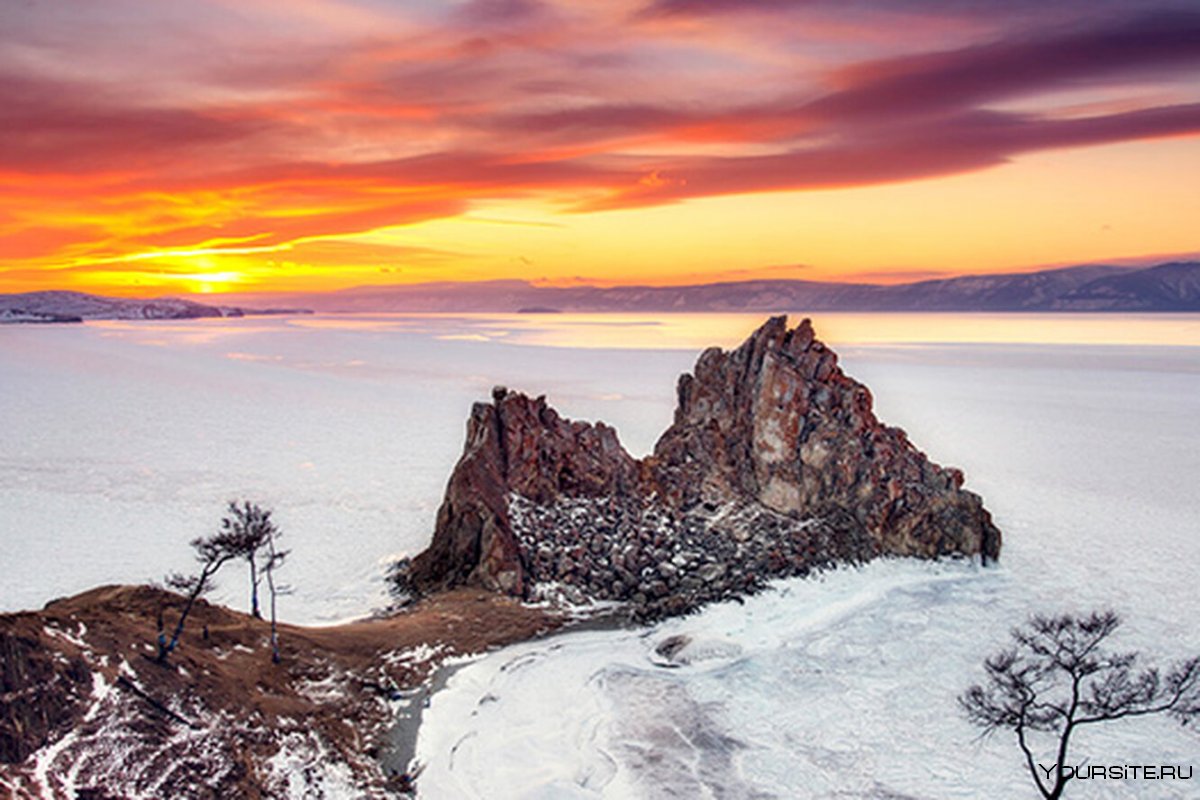 Озеро Байкал зимой Сагаан