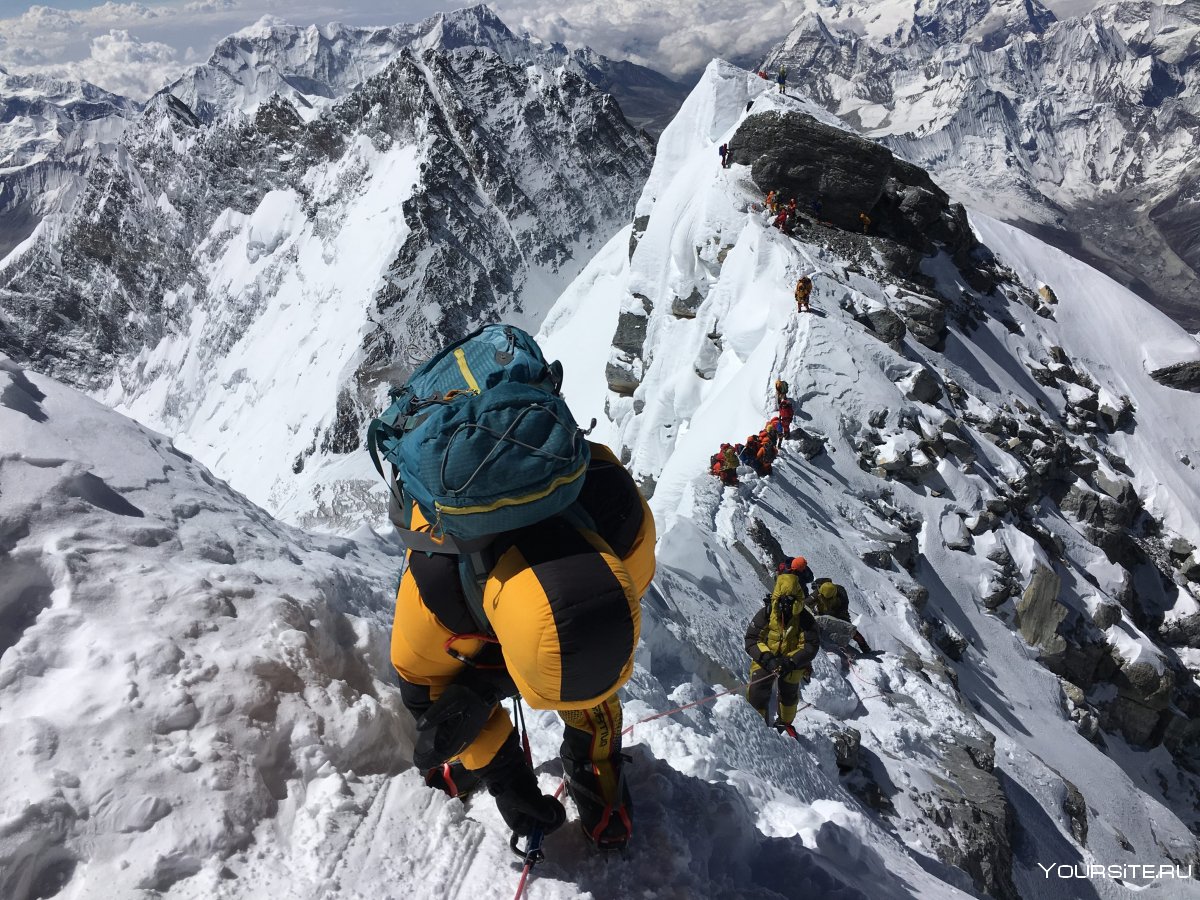 Группа альпинистов в Непале
