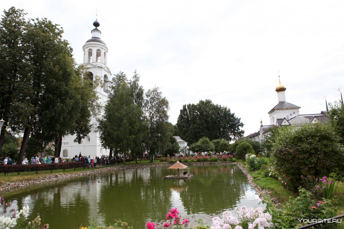 Калязин Свято-Введенская Церковь