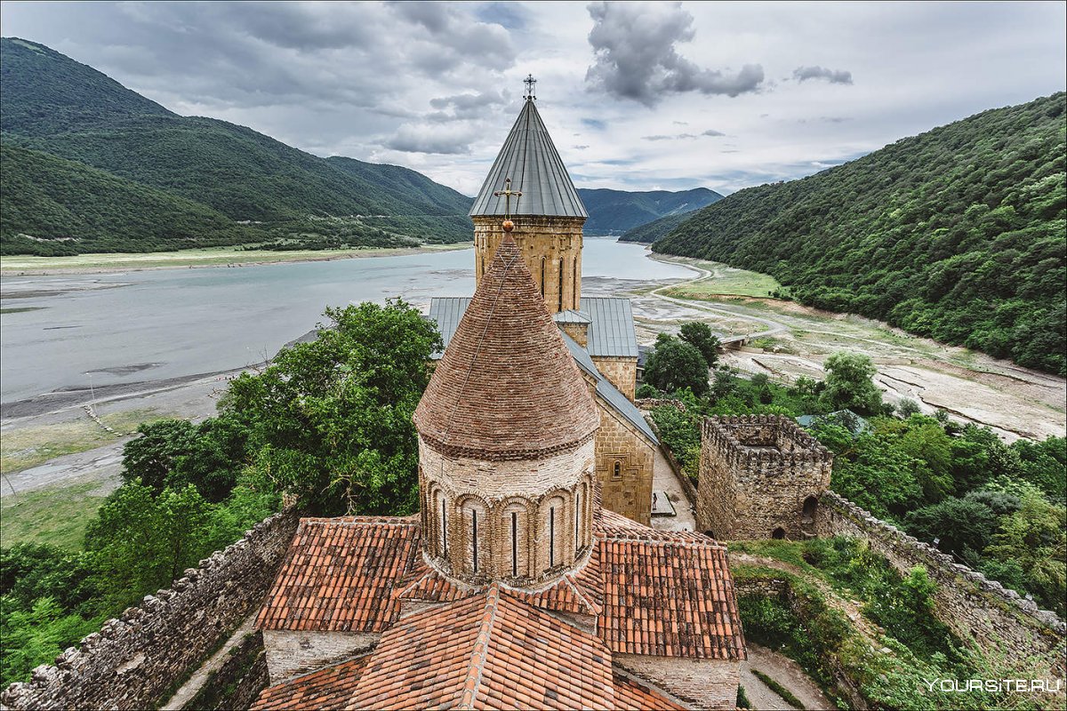 Ананури Грузия