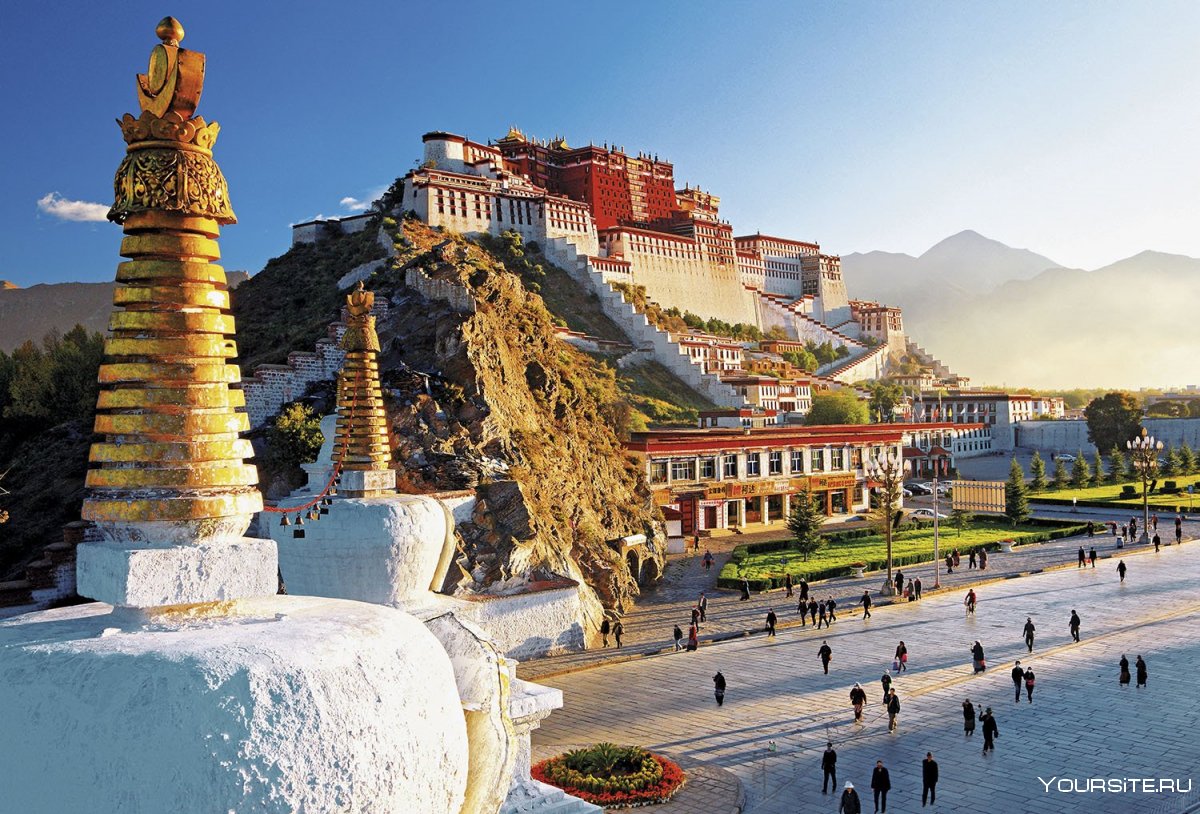 Сказочный дворец в Гималаях