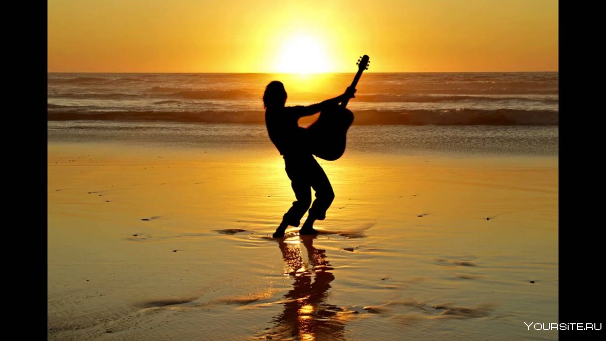 Гитарист на пляже