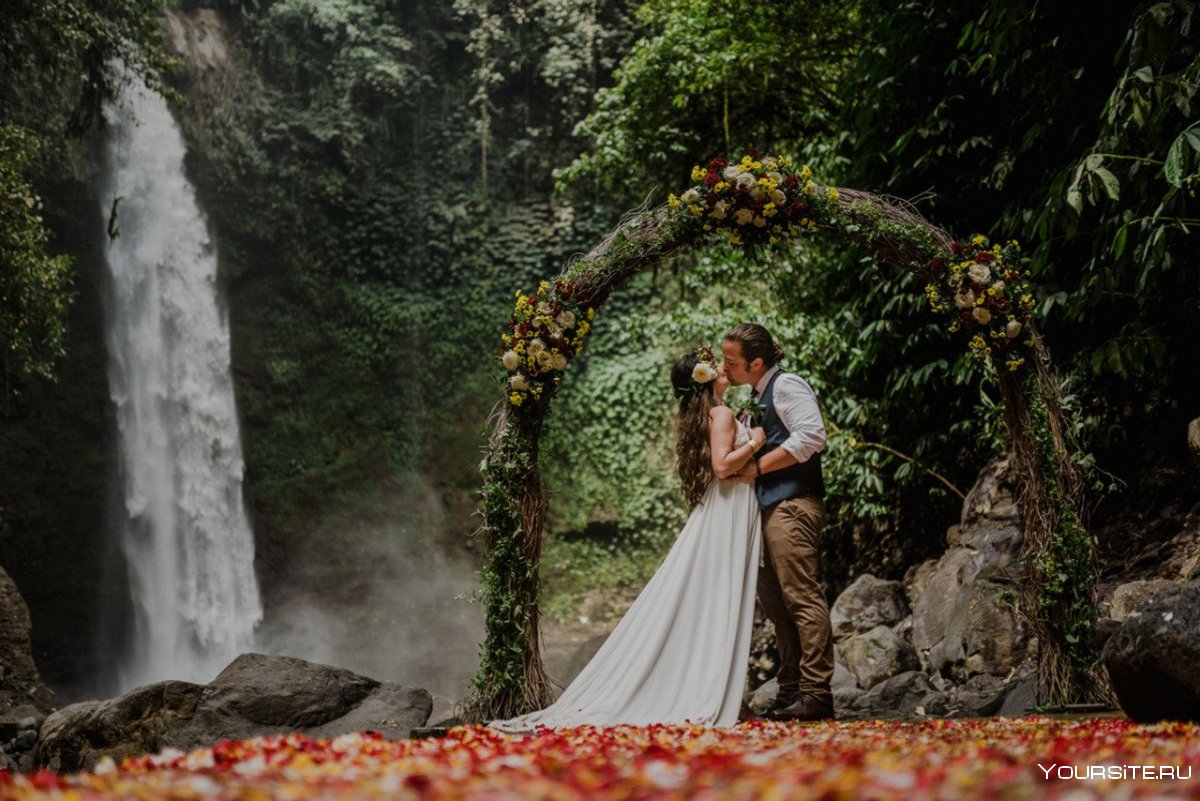 Водопад невеста в Грузии