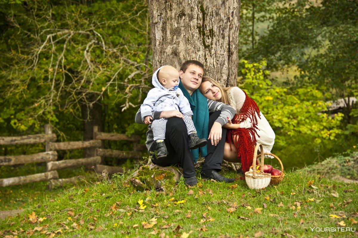 Семейная фотосессия в лесу