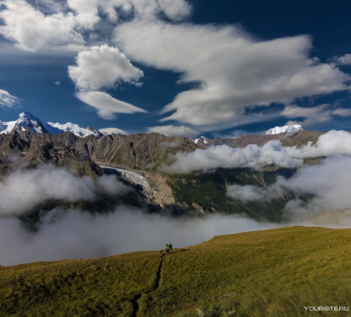 Облака в горах Кавказа