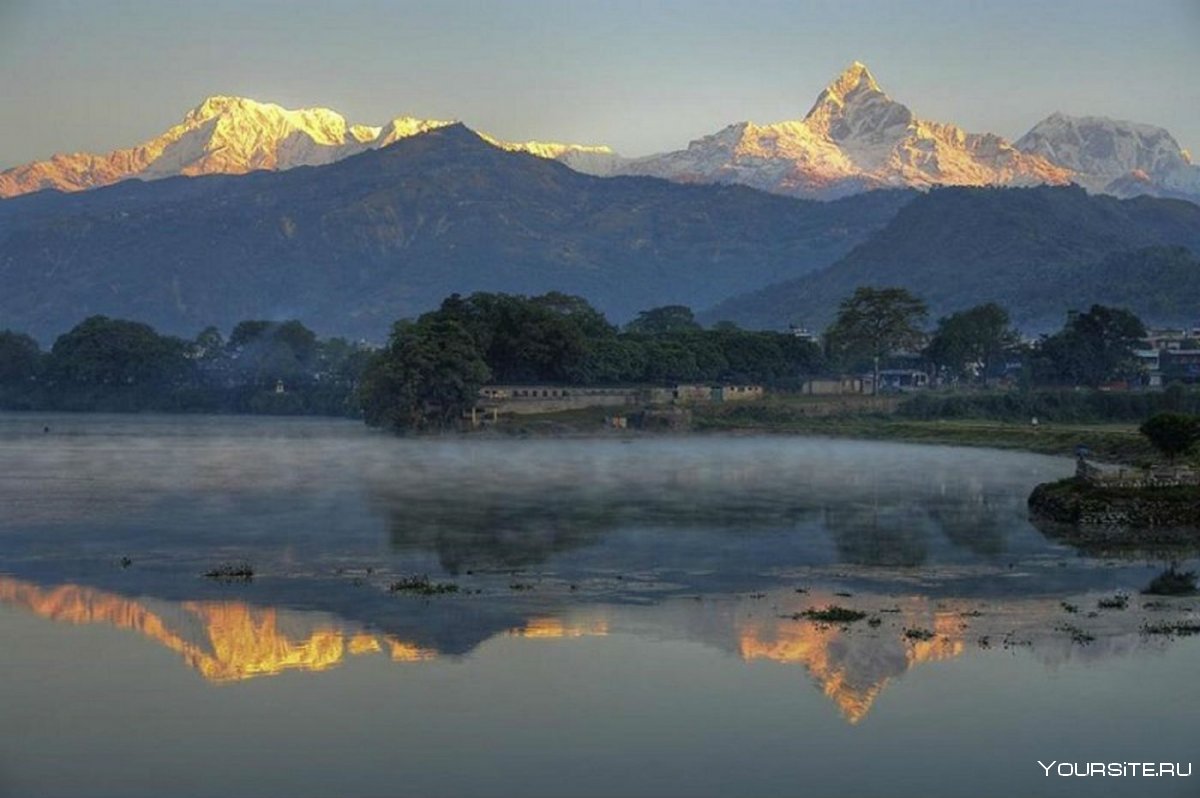 Непал озеро Покхара