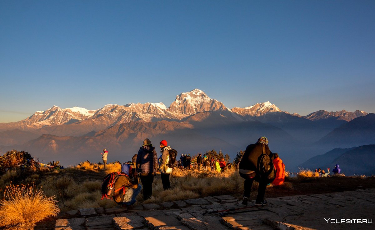 Непал Покхара вид на хребет фото