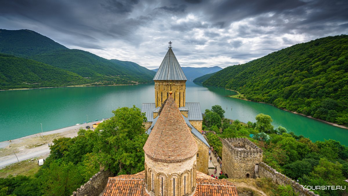 Церковь Ананури Грузия