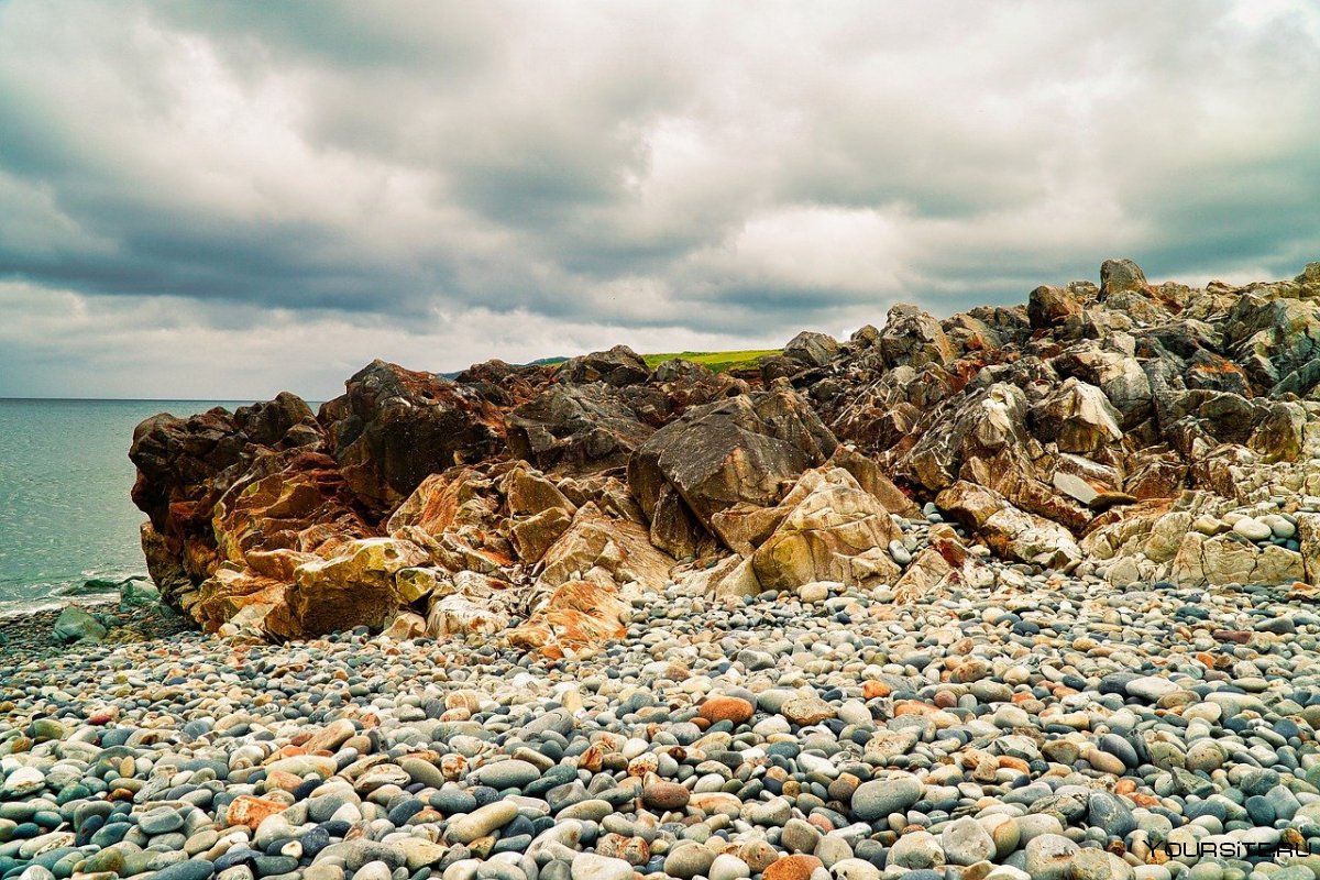 Каменные пляжи на Азове