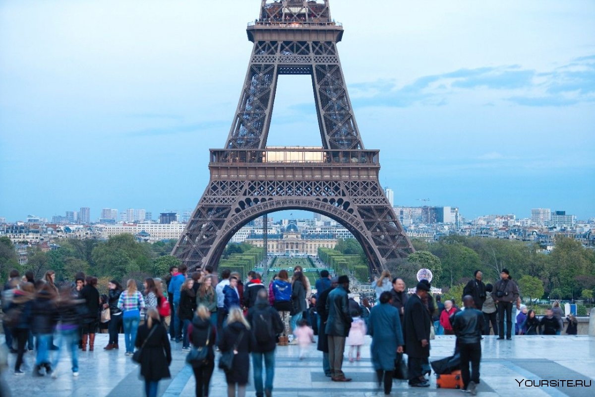 Париж Эйфелева башня люди